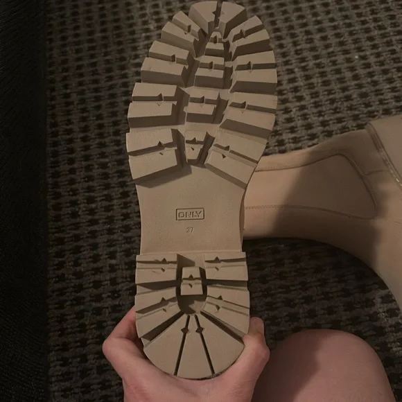 Combat boots - Picture 2 of 2